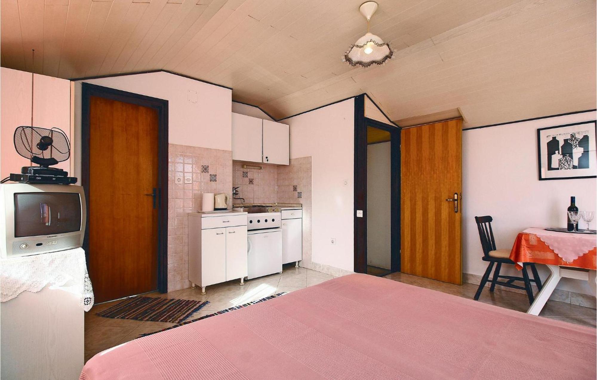 Gorgeous Apartment In Umag With Wifi Екстериор снимка