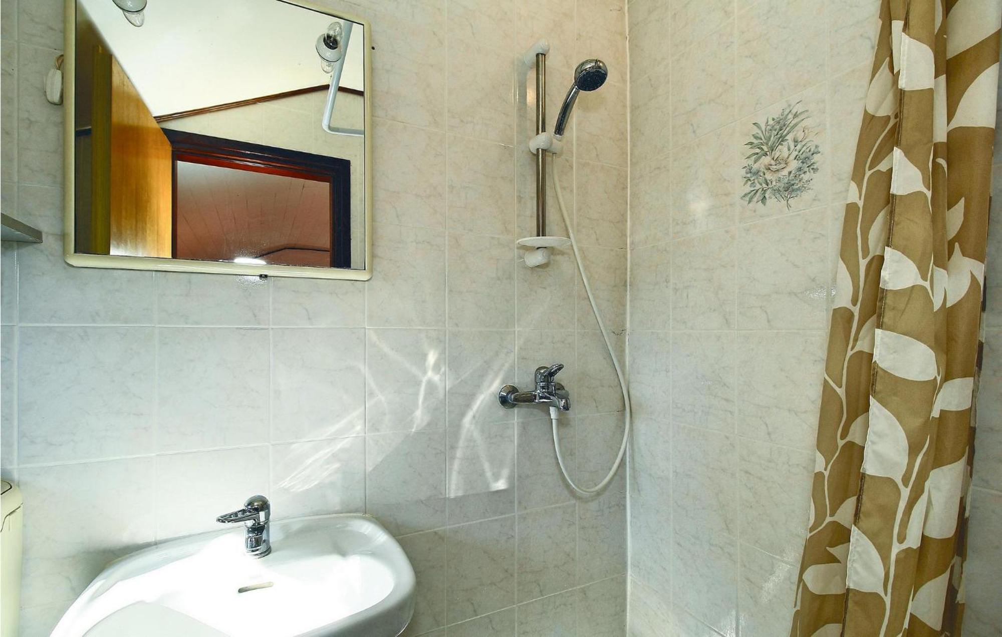 Gorgeous Apartment In Umag With Wifi Екстериор снимка