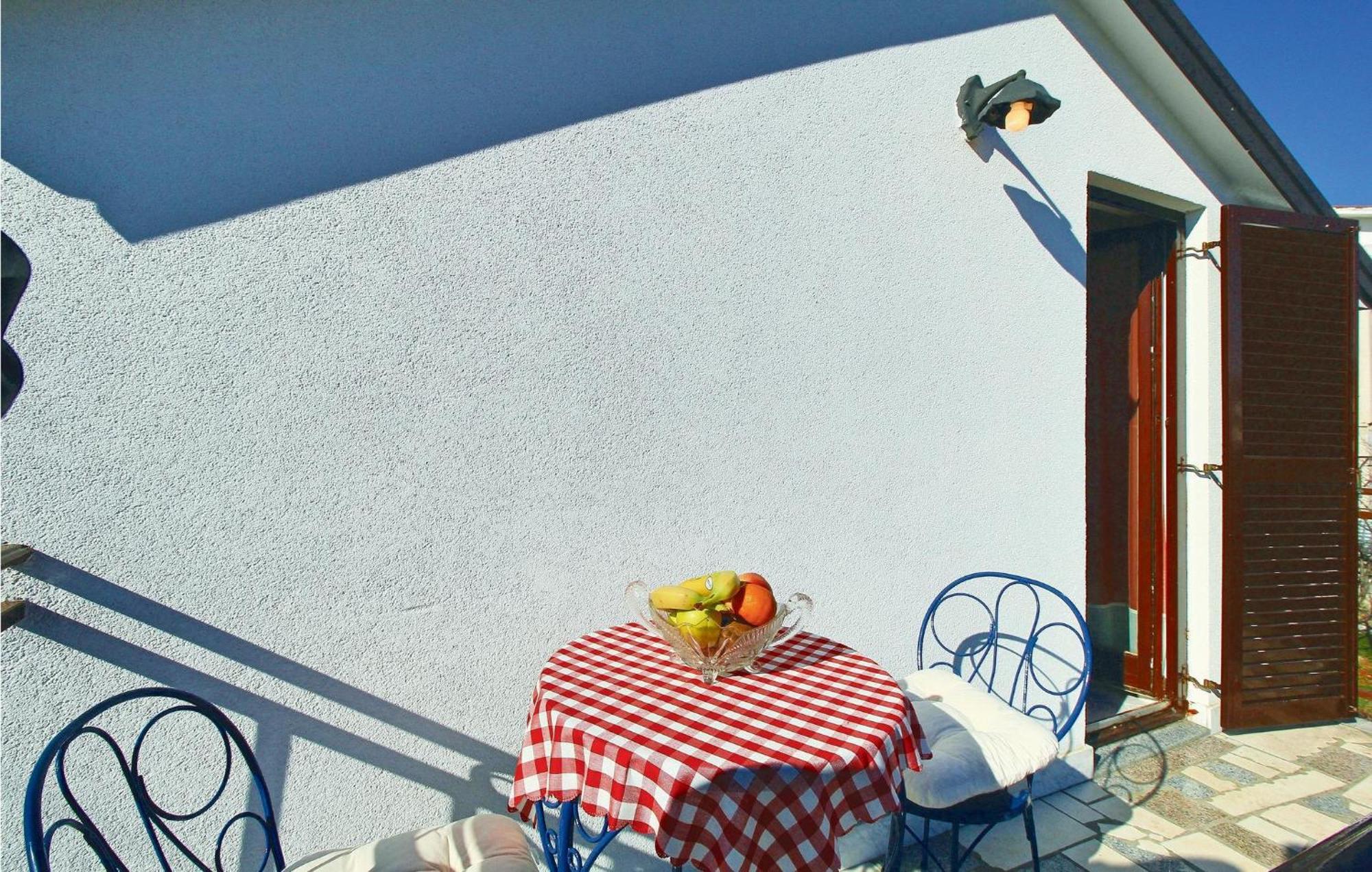 Gorgeous Apartment In Umag With Wifi Екстериор снимка